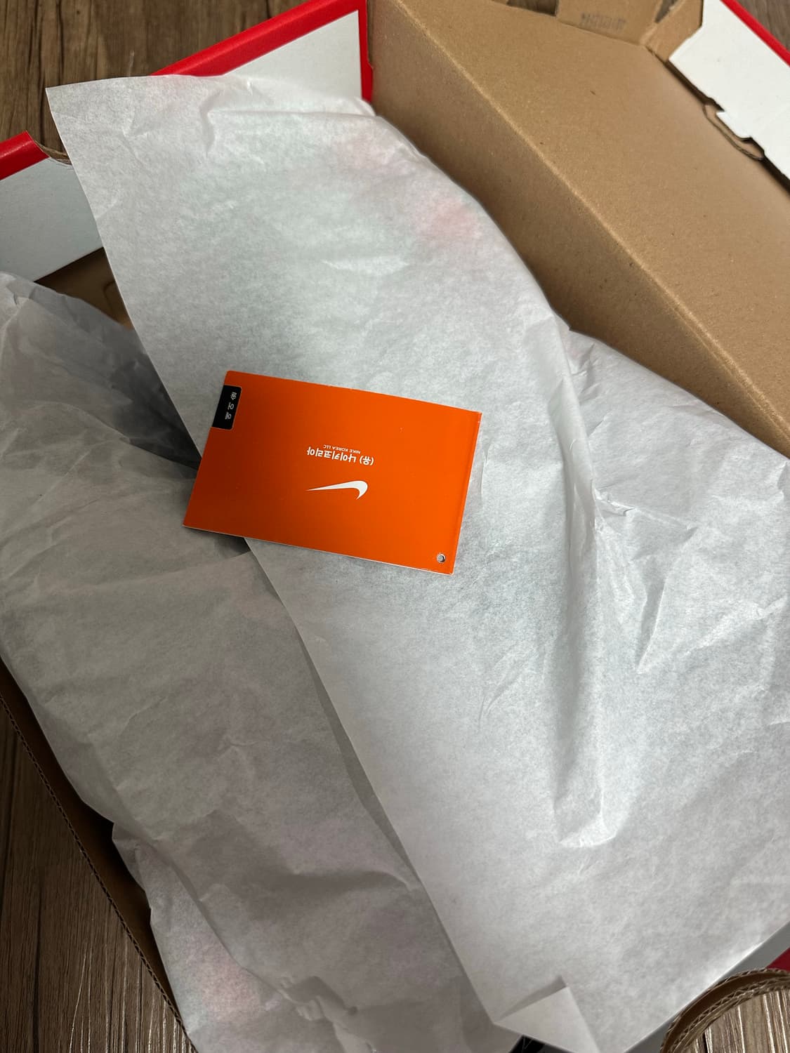 나이키 샥스 R4 메탈릭 실버 레드 상품이미지3