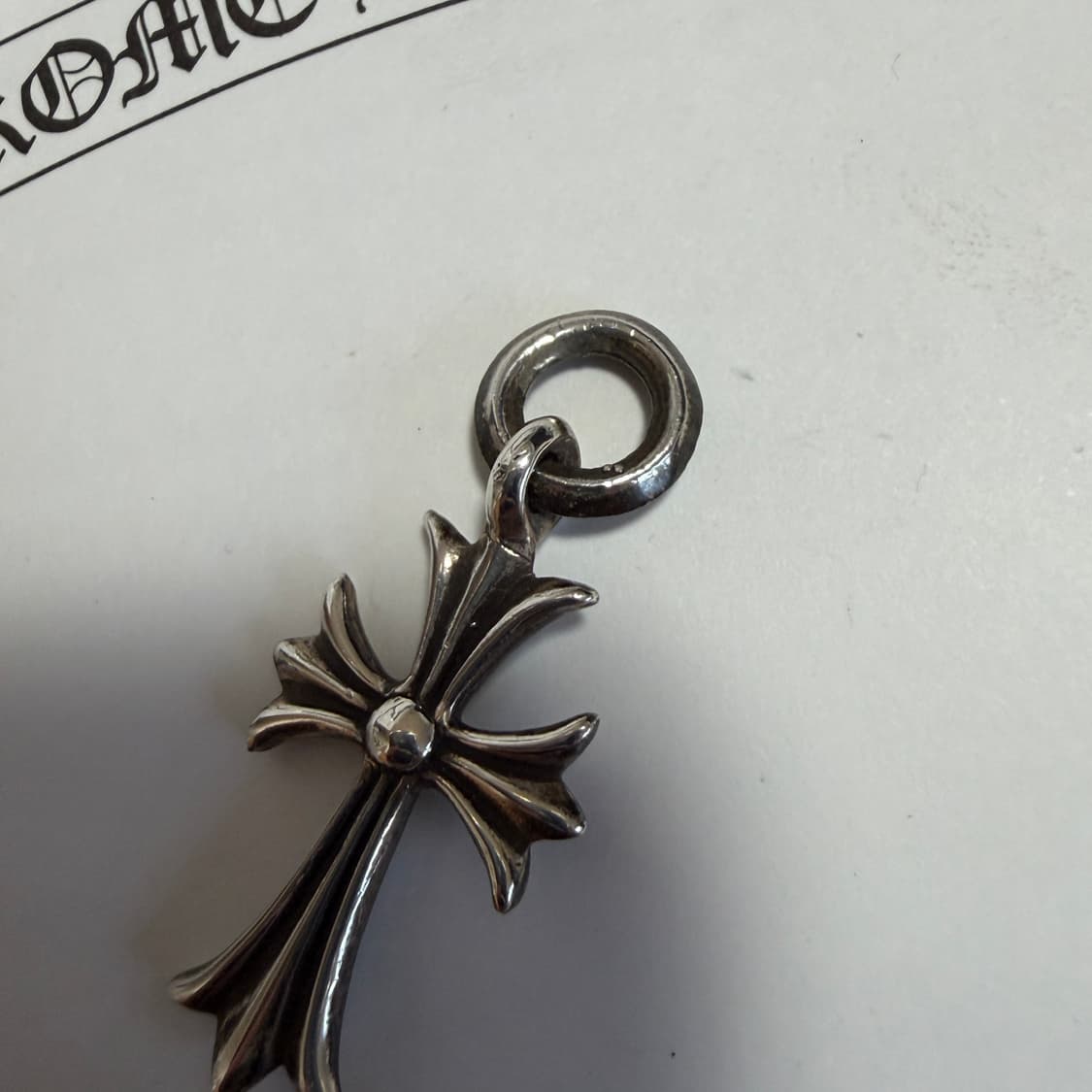 크롬하츠 타이니 크로스 참 상품이미지3