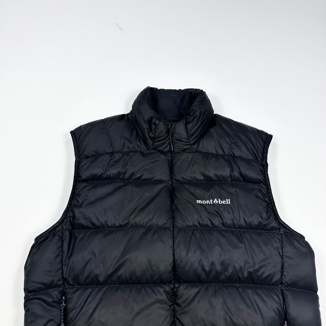 몽벨 마운틴 블랙 푸퍼 조끼 경량패딩 (M) 상품이미지1