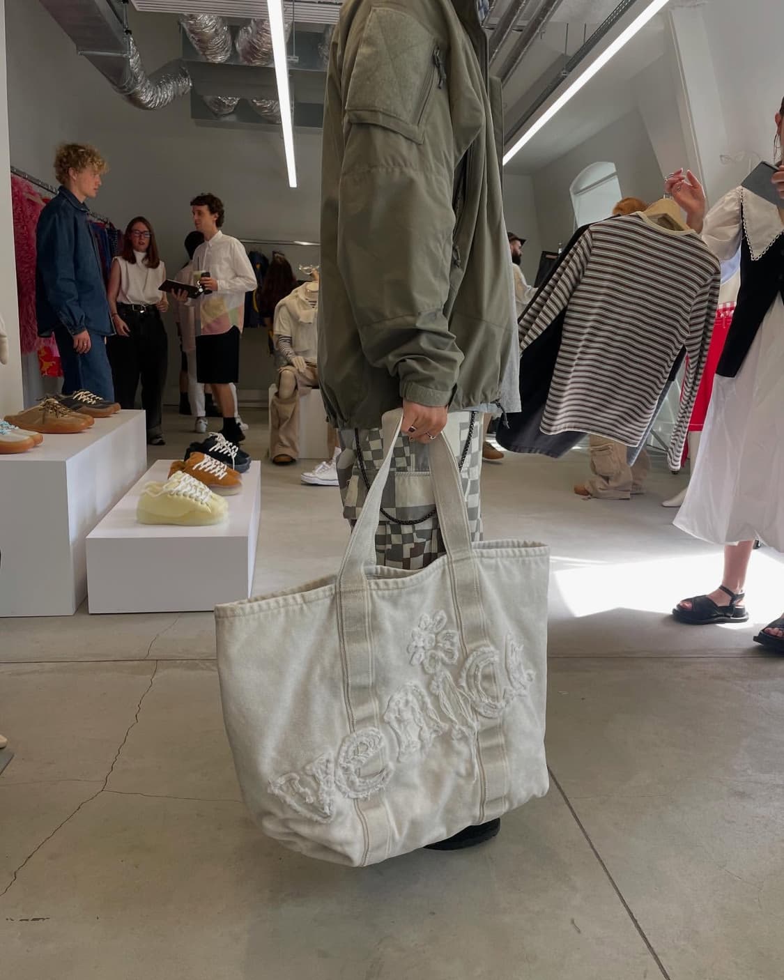 ERL 25SS 오프화이트 베니스 토트백 상품이미지1