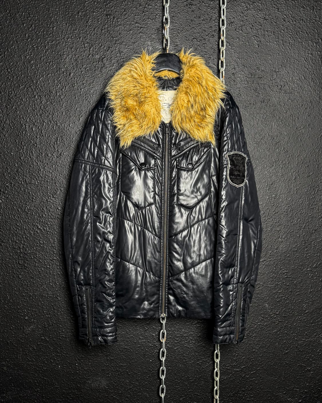 Fur Collar Glossy Black Quilted Jacket   상품이미지1