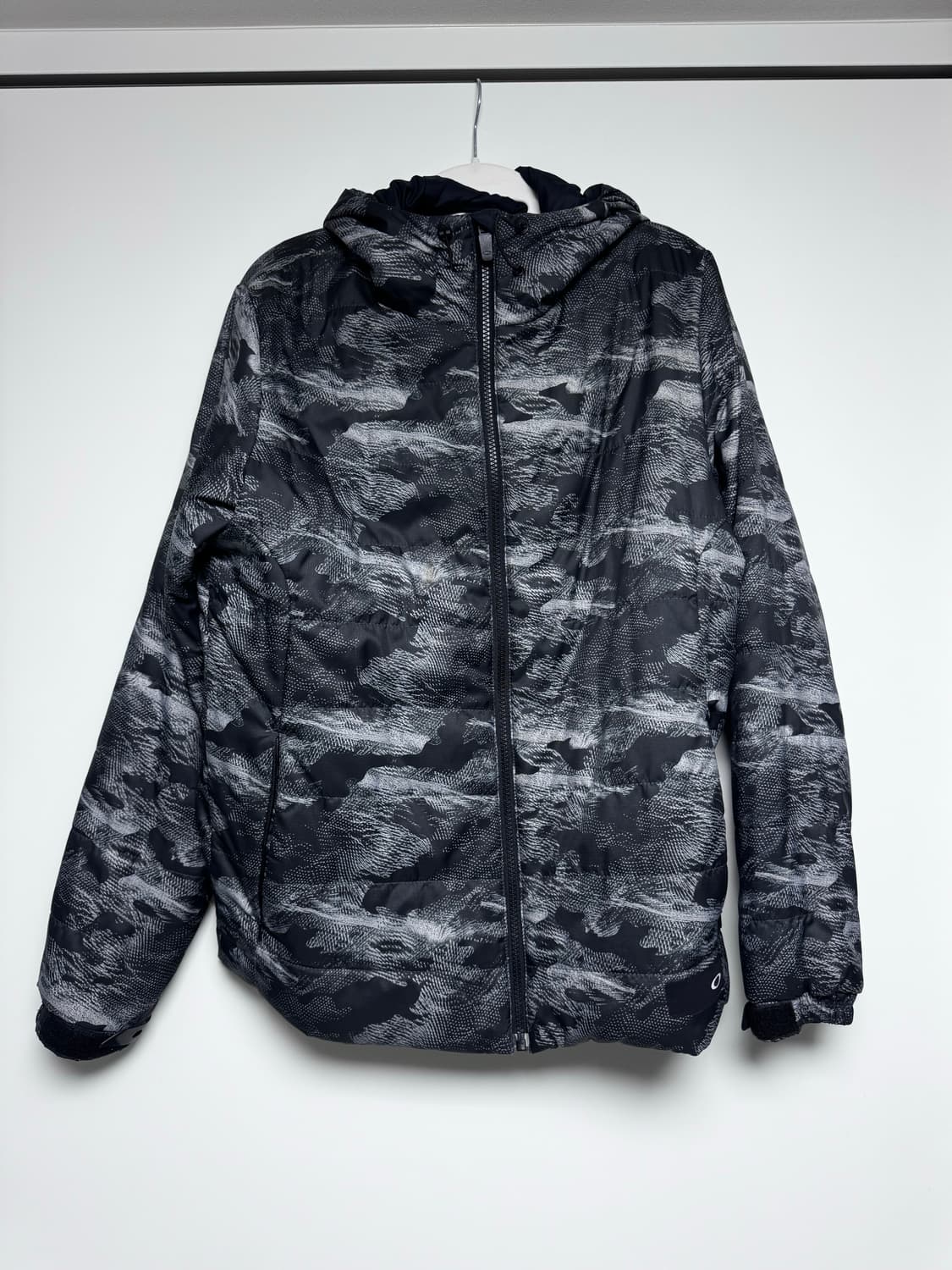 오클리 경량 점퍼 상품이미지1