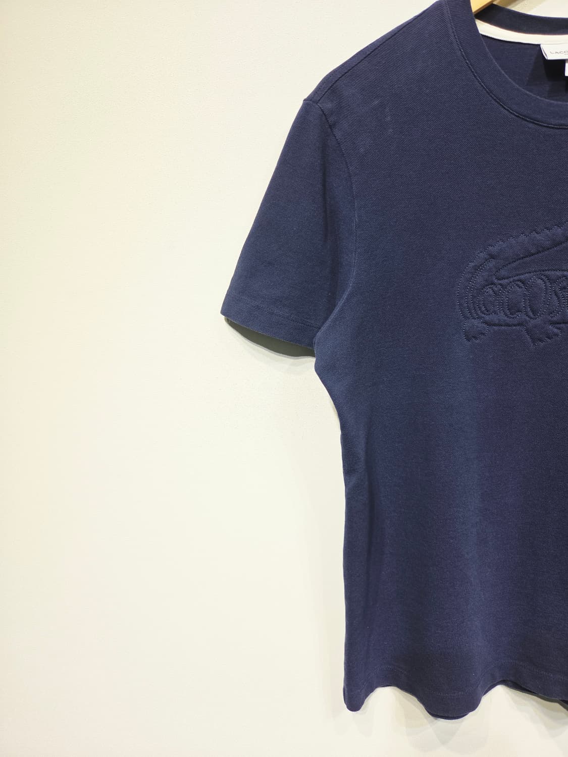 라코스테 레귤러 핏 입체 빅로고 반팔 티셔츠 네이비 상품이미지3