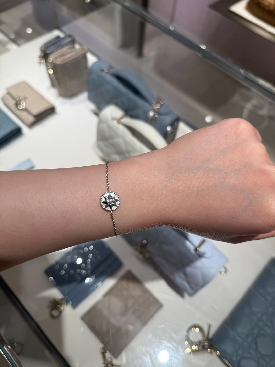 디올 로즈드방 팔찌 화이트골드 상품이미지3