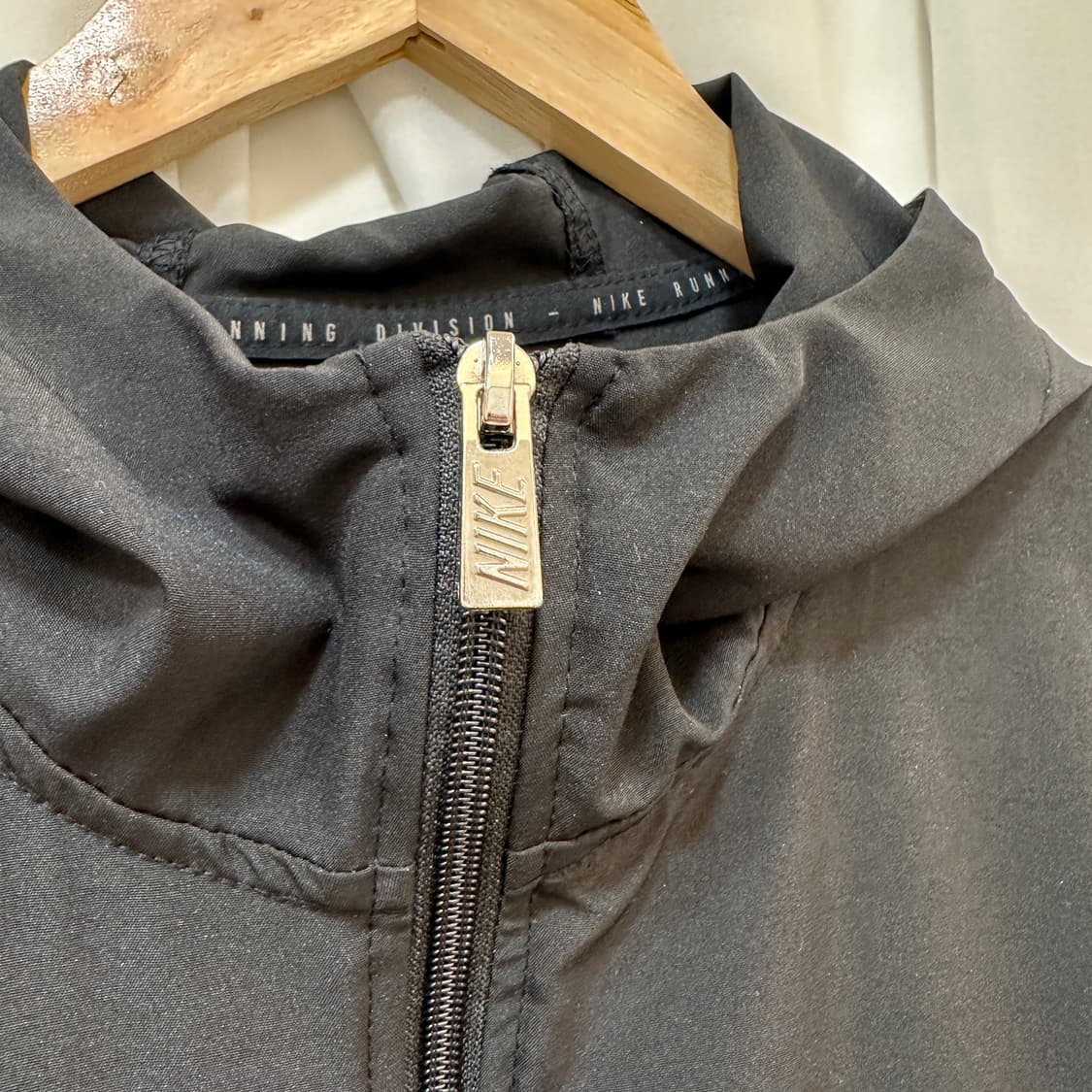 나이키 드라이핏 러닝 디비전 후드 바람막이 상품이미지3