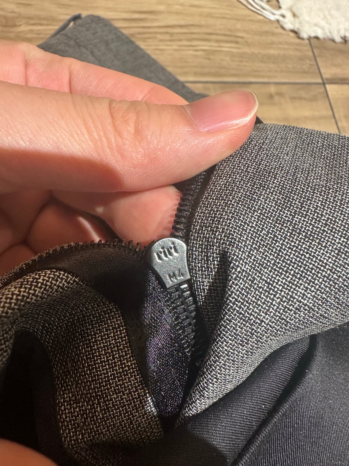 [32] The Row 울 실크 트라우저 (그레이) 상품이미지4