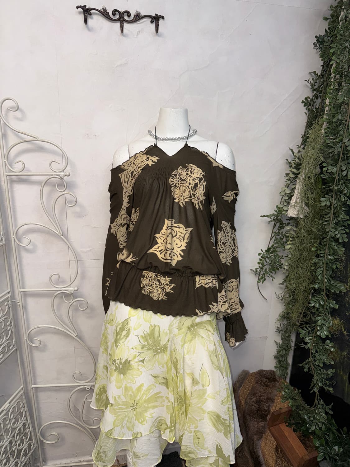 Deep khaki oriental halter neck 오프숄더 bl 상품이미지3
