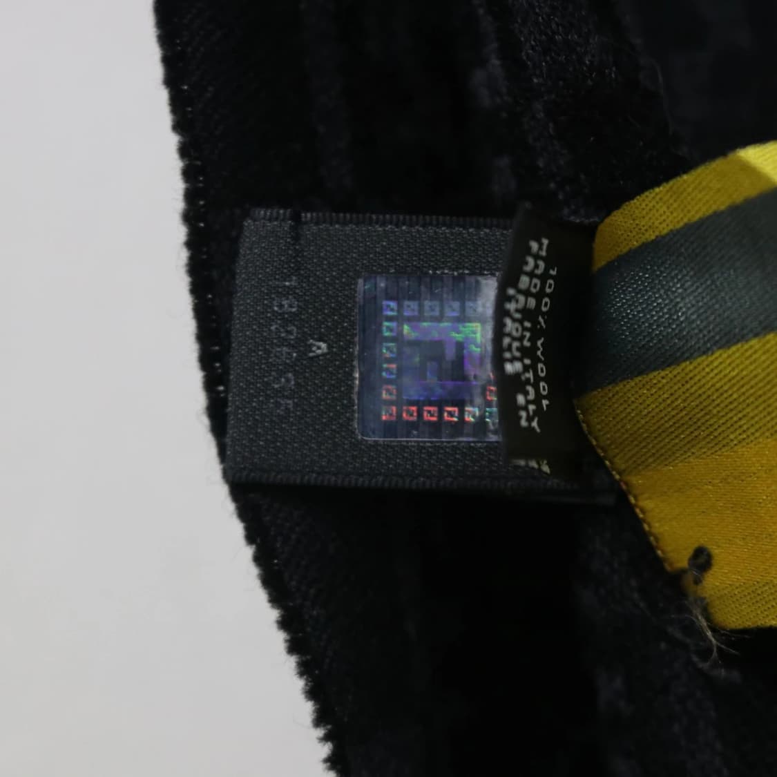 펜디 로고워크  울 머플러 46633 상품이미지4