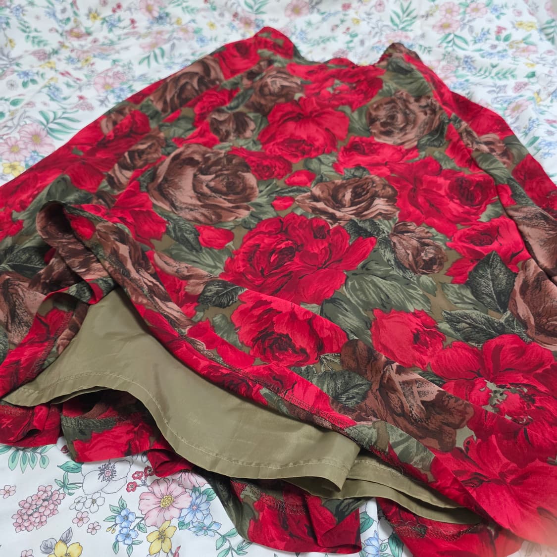 일본빈티지)레드x로즈 플로럴 꽃무늬 스즈코모리걸 셔링롱스커트 상품이미지3