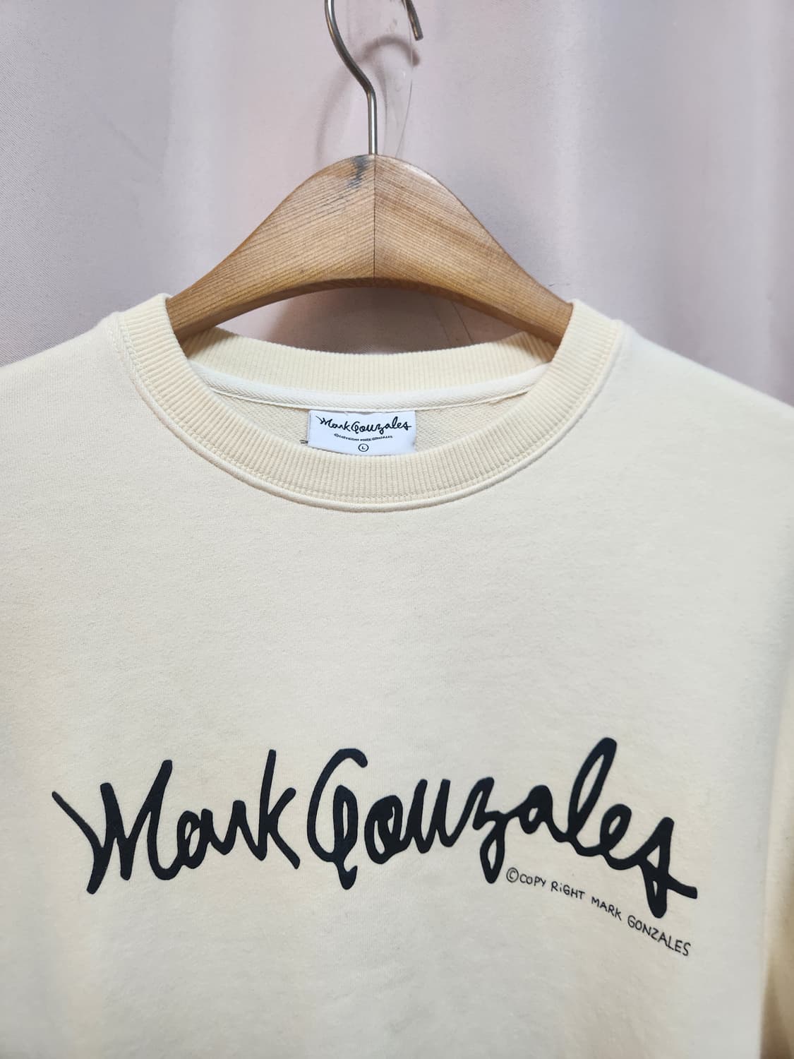 마크곤잘레스 아이보리 맨투맨 티셔츠 상품이미지3