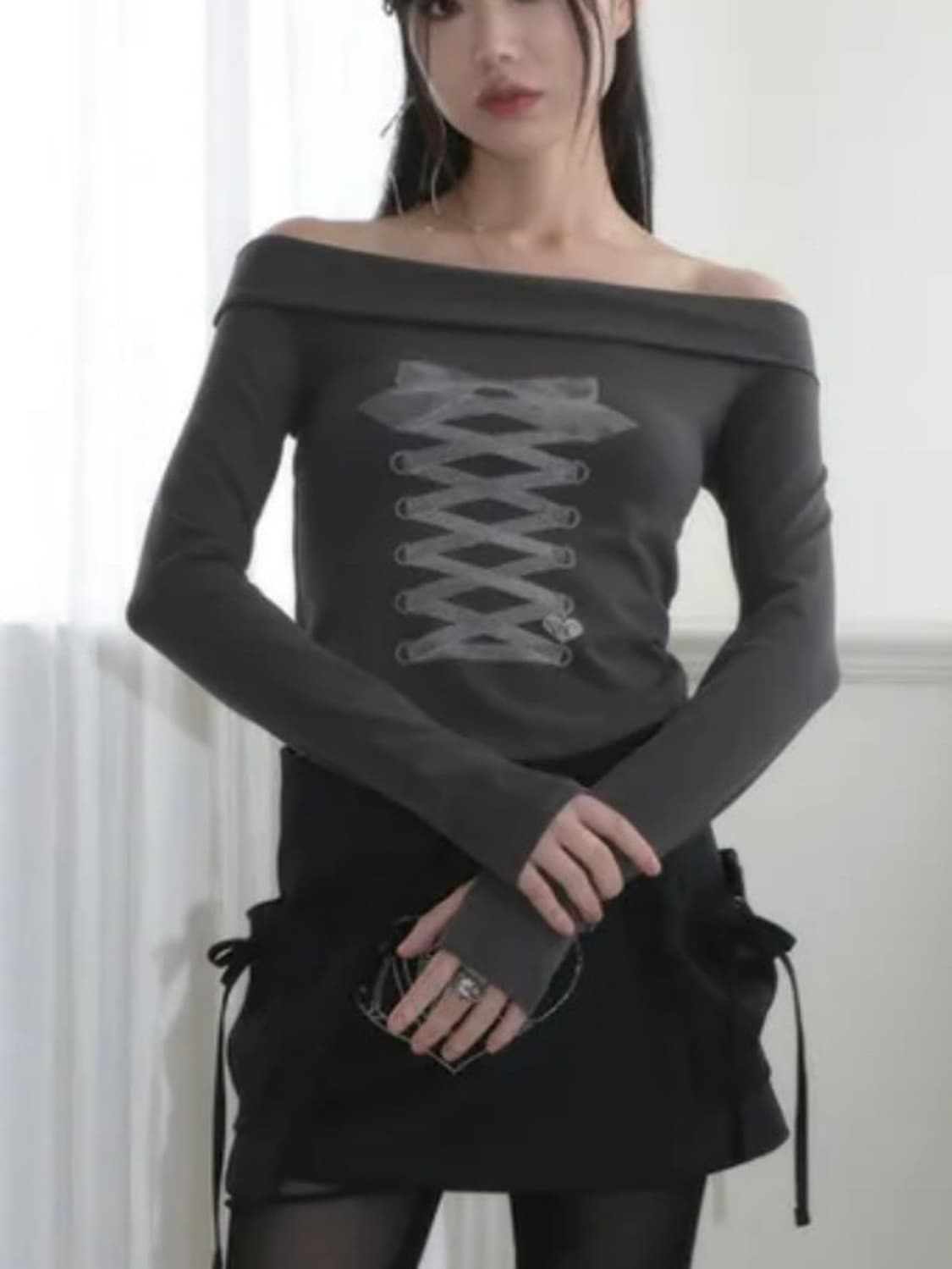 노피셜노피스 리본 오프숄더 탑-차콜 상품이미지2