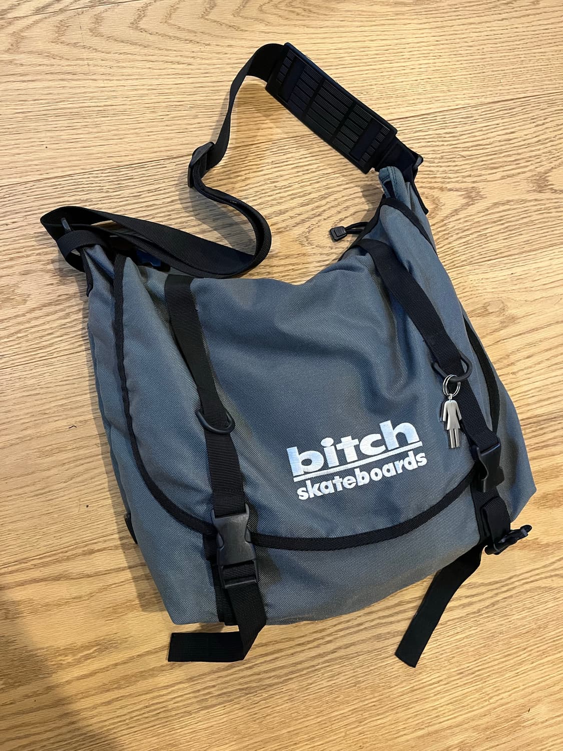 빈티지 BITCH SK8 상품이미지1