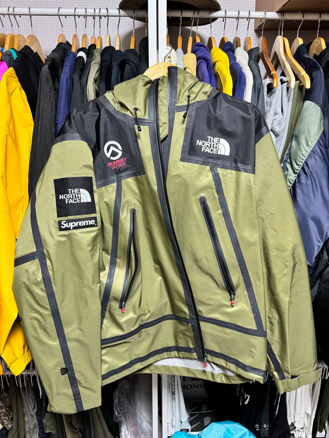 슈프림 x 노스페이스 서밋 시리즈 아우터 테이프 심 자켓 올리브 xl 상품이미지1