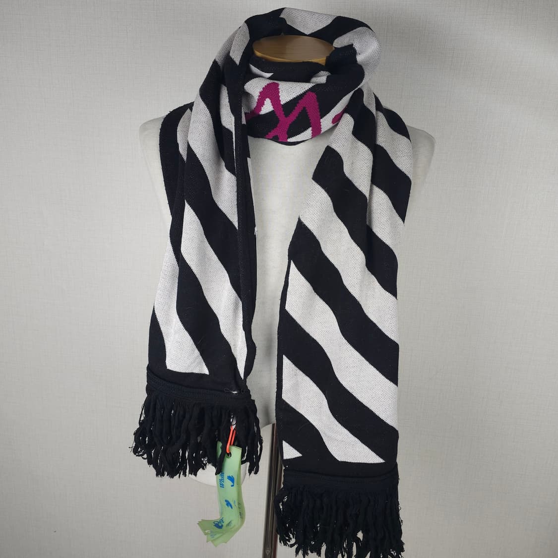 오프화이트 에로우 로고 머플러(새상품) 상품이미지1