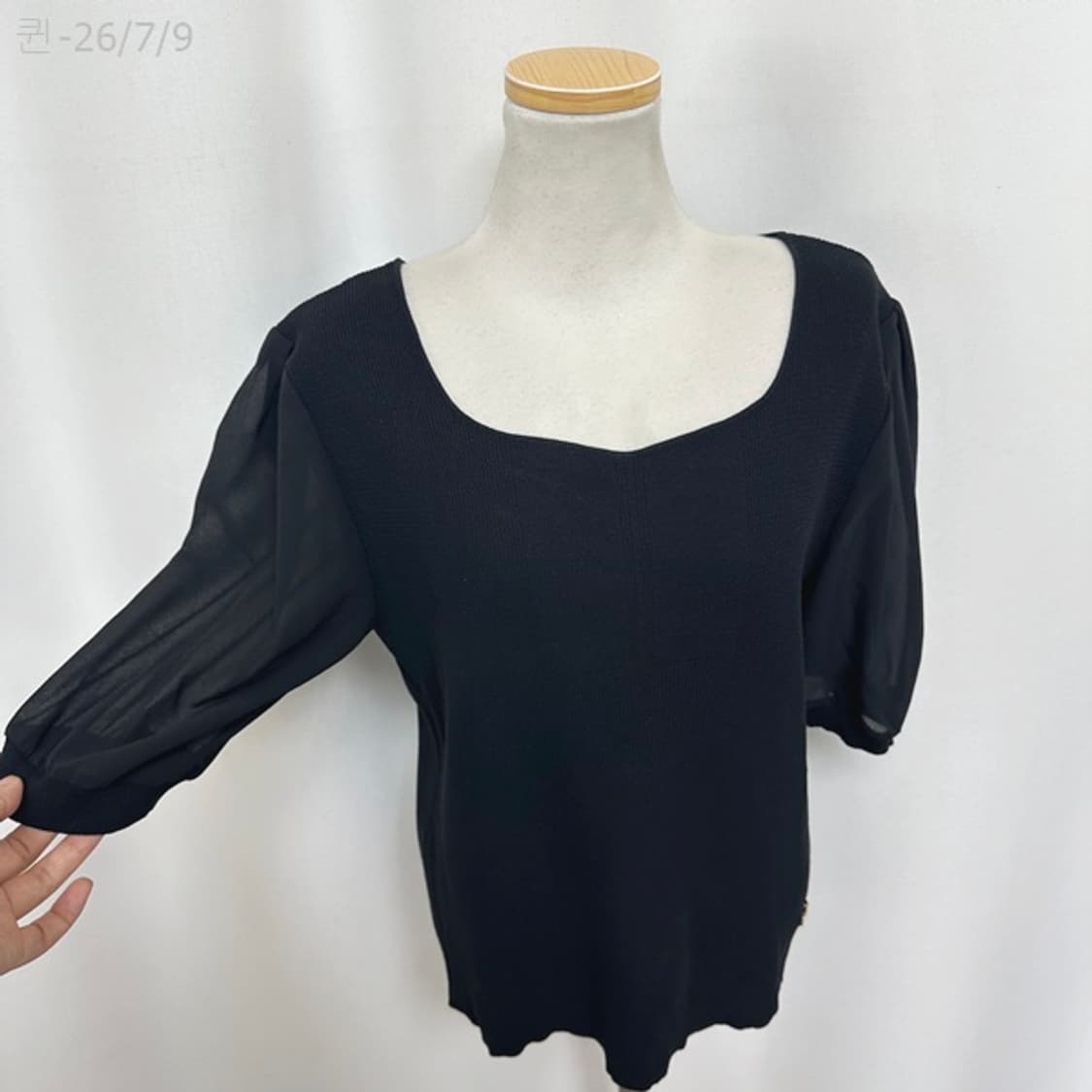 세루티1881 여자 니트 시스루팔 반팔티 검정 77 상품이미지4