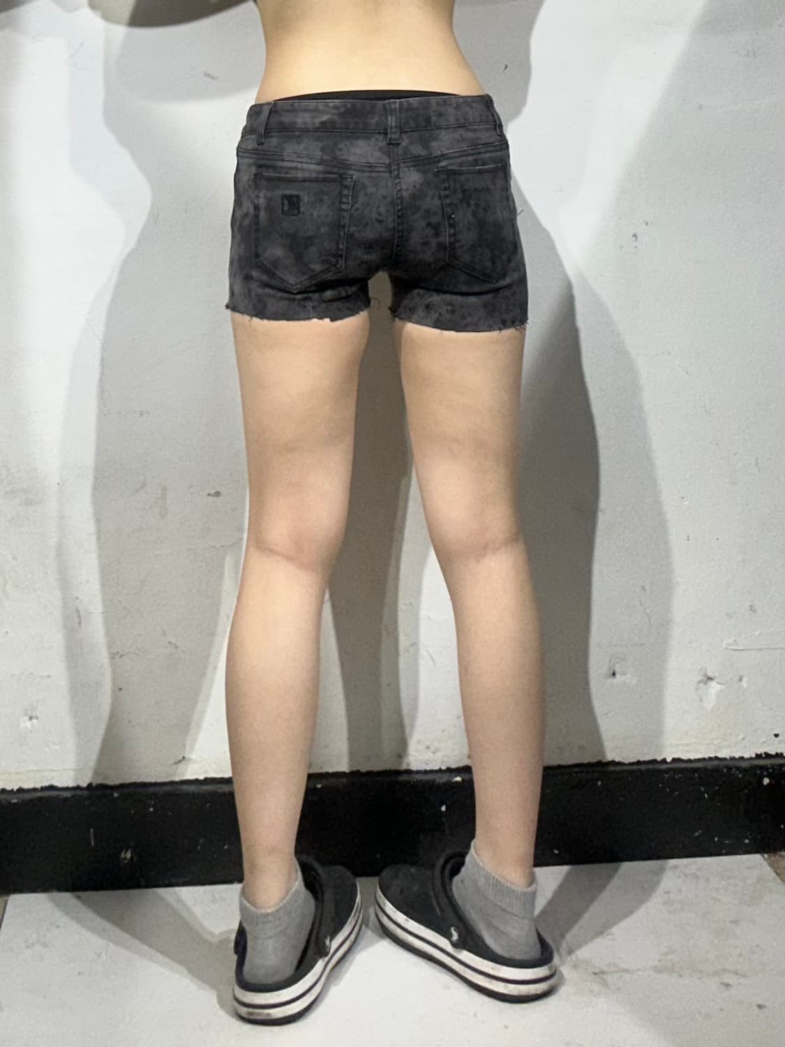 칼카니 그레이 데드스탁 마이크로 팬츠 리메이크 워싱 데님 팬츠 핫 팬츠  상품이미지3