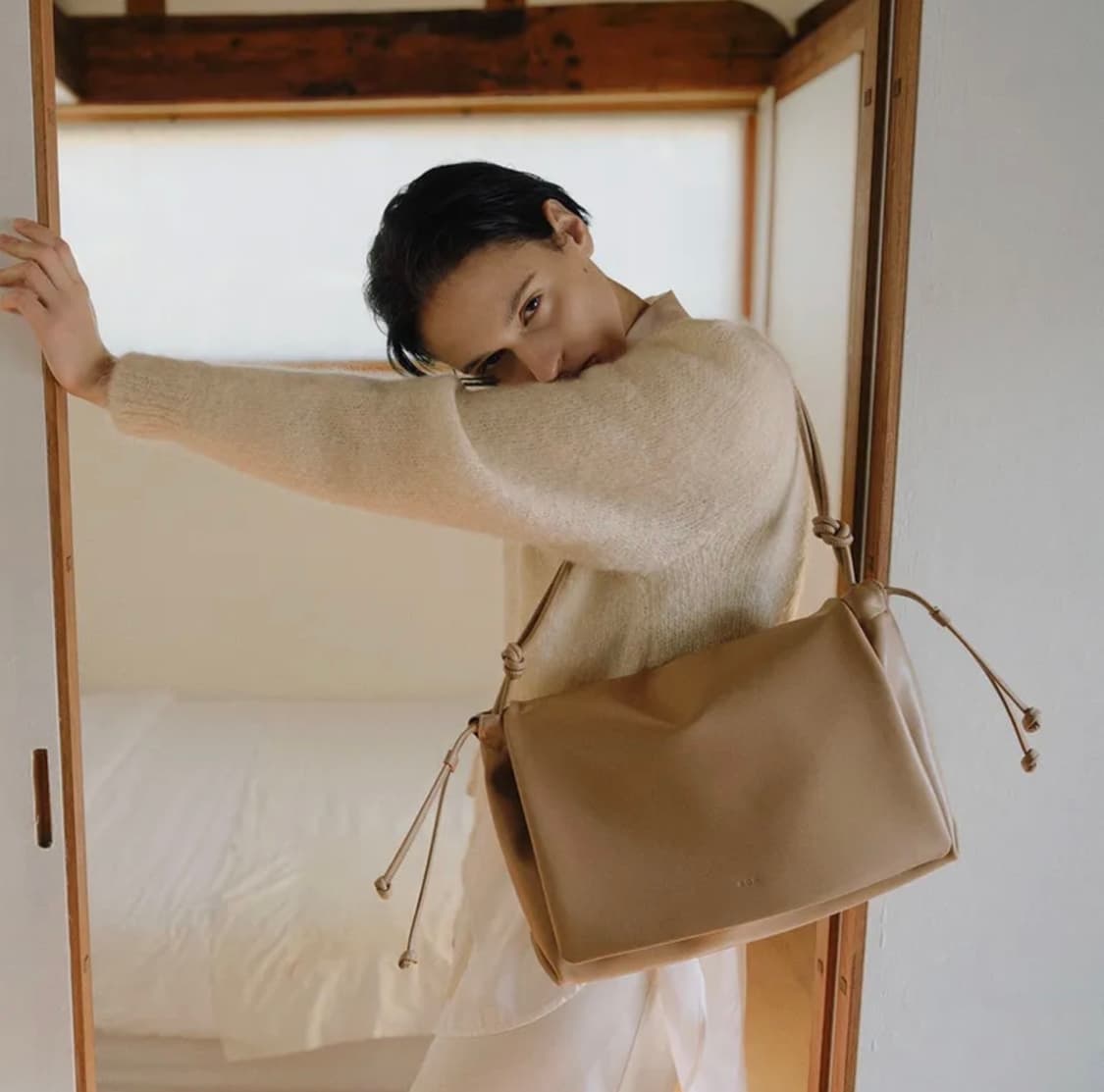 ROH SEOUL 로서울 퍼프 숄더백 / Taupe Beige 상품이미지7