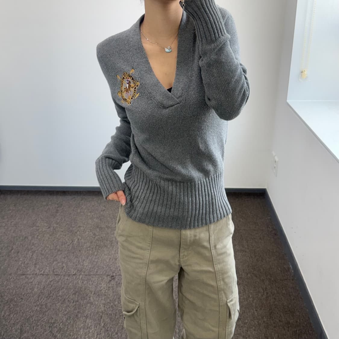 Polo 폴로 자수 로고 브이넥 그레이 니트 상품이미지2