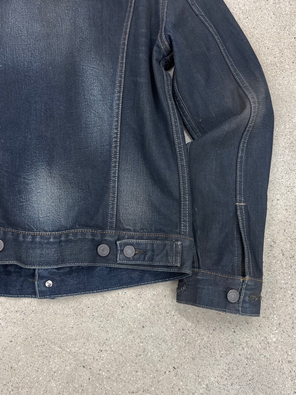 리바이스 디스트레스드 데님 트러커 자켓 상품이미지4