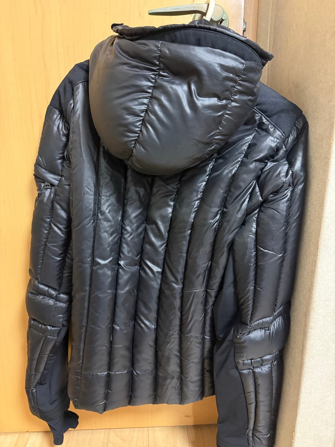 프라다 남성 패딩 삼각로고 48 상품이미지3