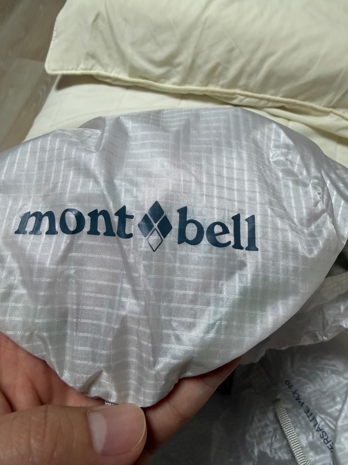 몽벨 버사라이트20L 아이스화이트 상품이미지4