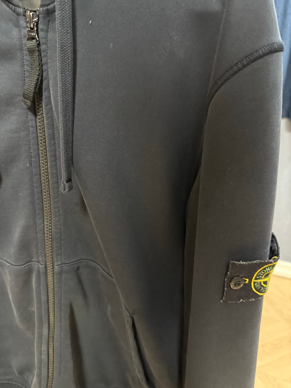 스톤아일랜드 후드집업 상품이미지1