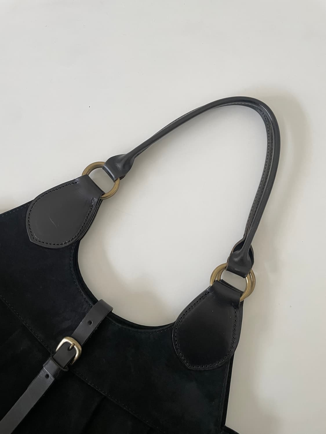 vintage black suede buckle hobo bag 상품이미지2