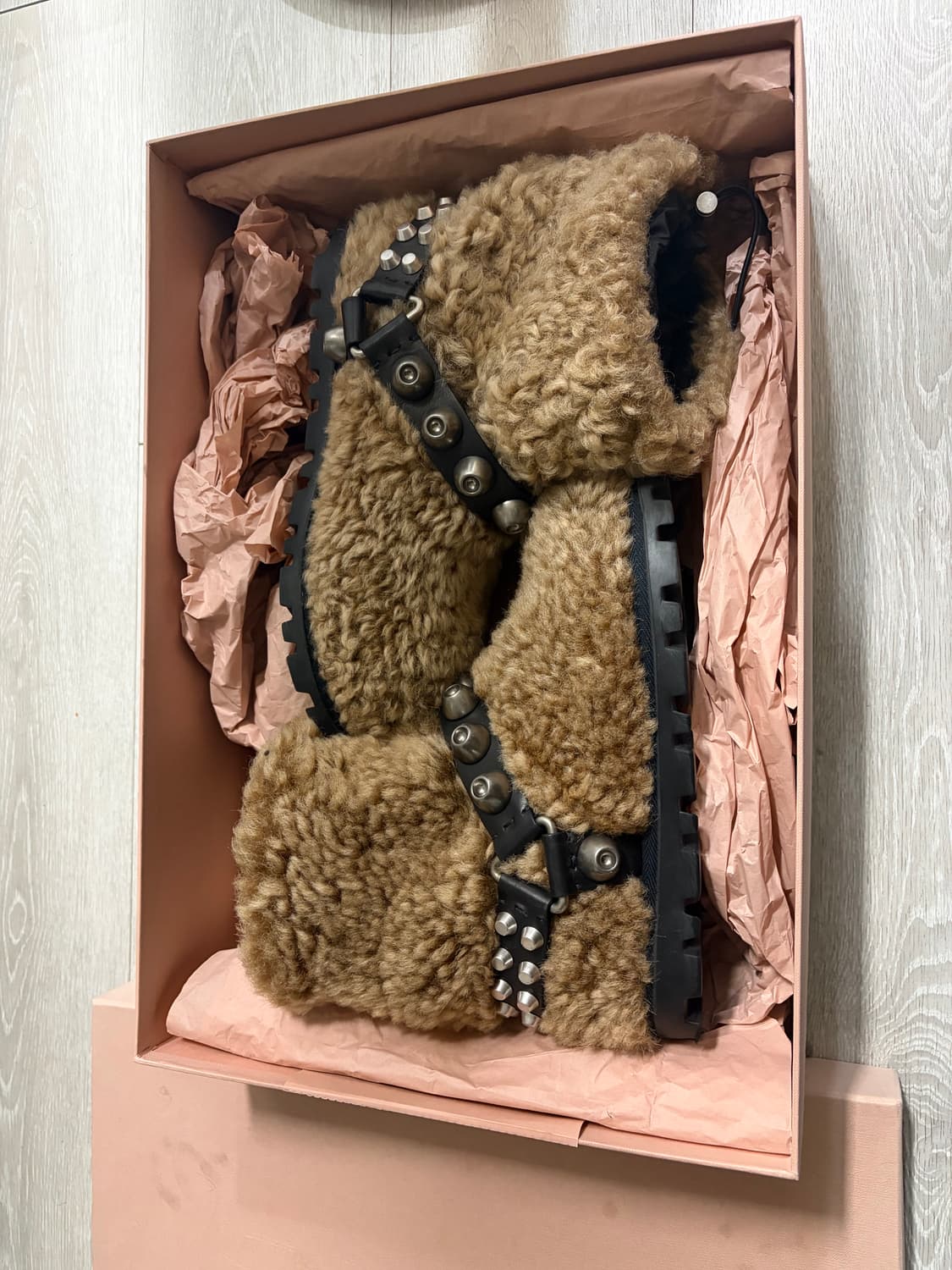 미우미우 miumiu 퍼 시어링 부츠 255 상품이미지1