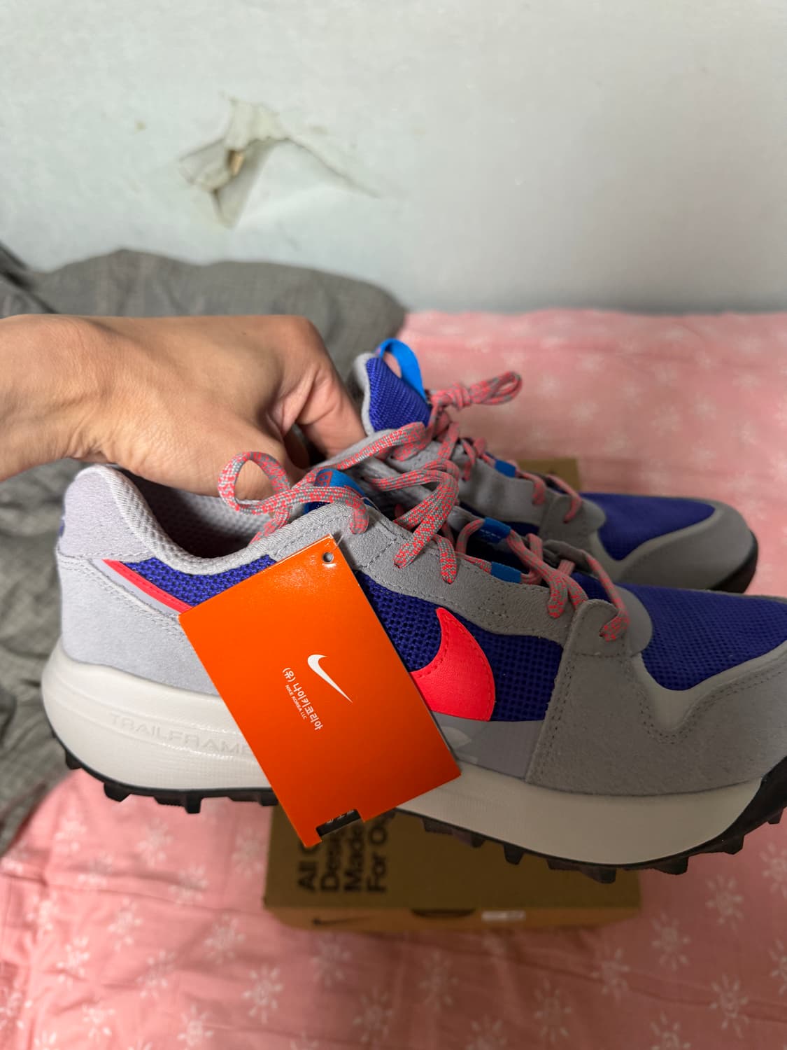 나이키 acg 로우케이트 울프그레이 브라이튼앤 크림슨270사이즈새상품 상품이미지4