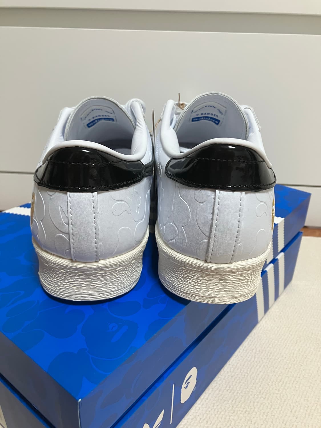 [255] 아디다스 x 베이프 슈퍼스타 빈티지 클라우드 화이트 코어 블랙 상품이미지4