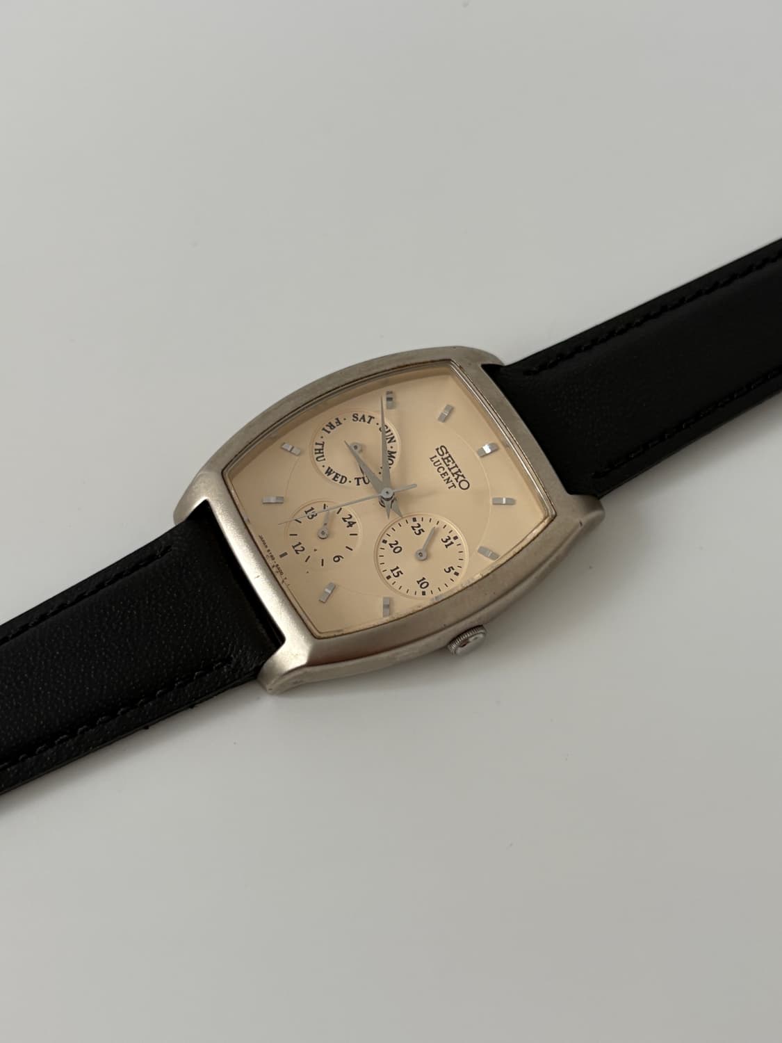 90s lucent beige dial coushion case quar 상품이미지4