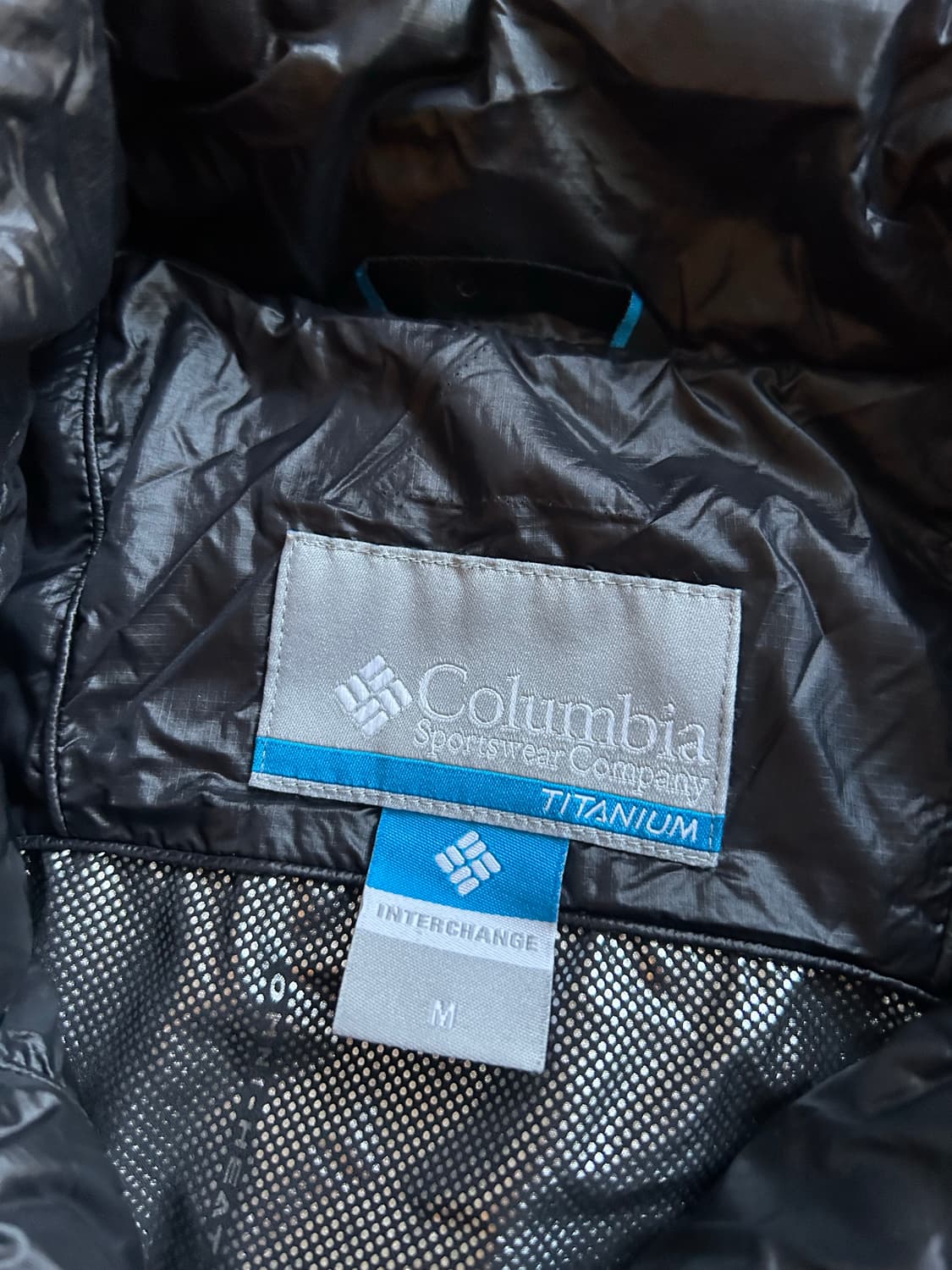 컬럼비아 티타늄 구스다운 경량패딩 상품이미지4