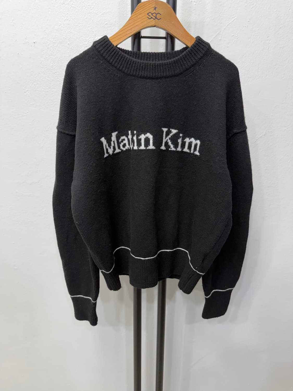 정품) 마뗑킴 25ss 블랙 오버핏 니트 스웨터 S 상품이미지1
