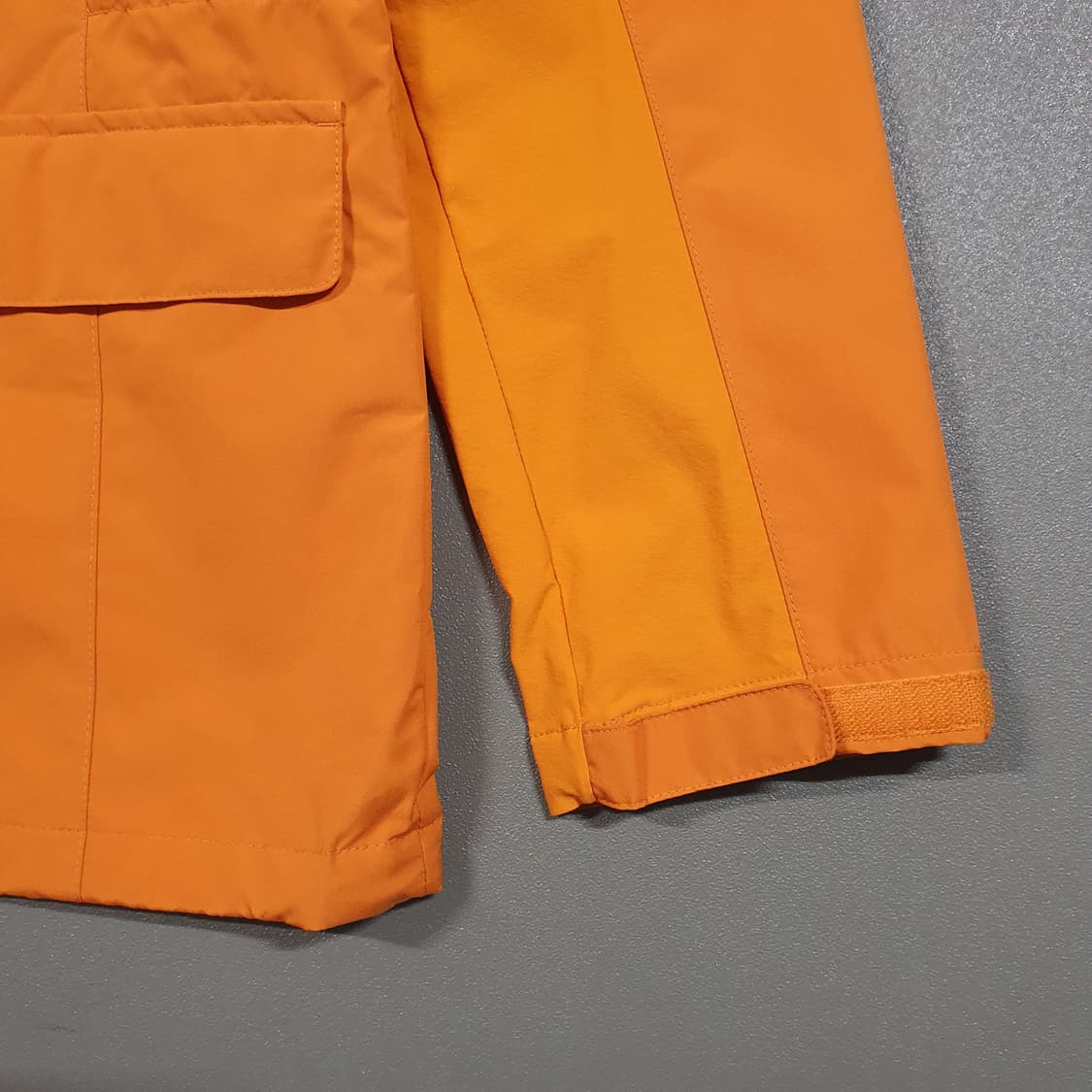 95 (M) 코오롱스포츠 고어텍스 윈드스토퍼 포켓 바람막이 후드 자켓 상품이미지3