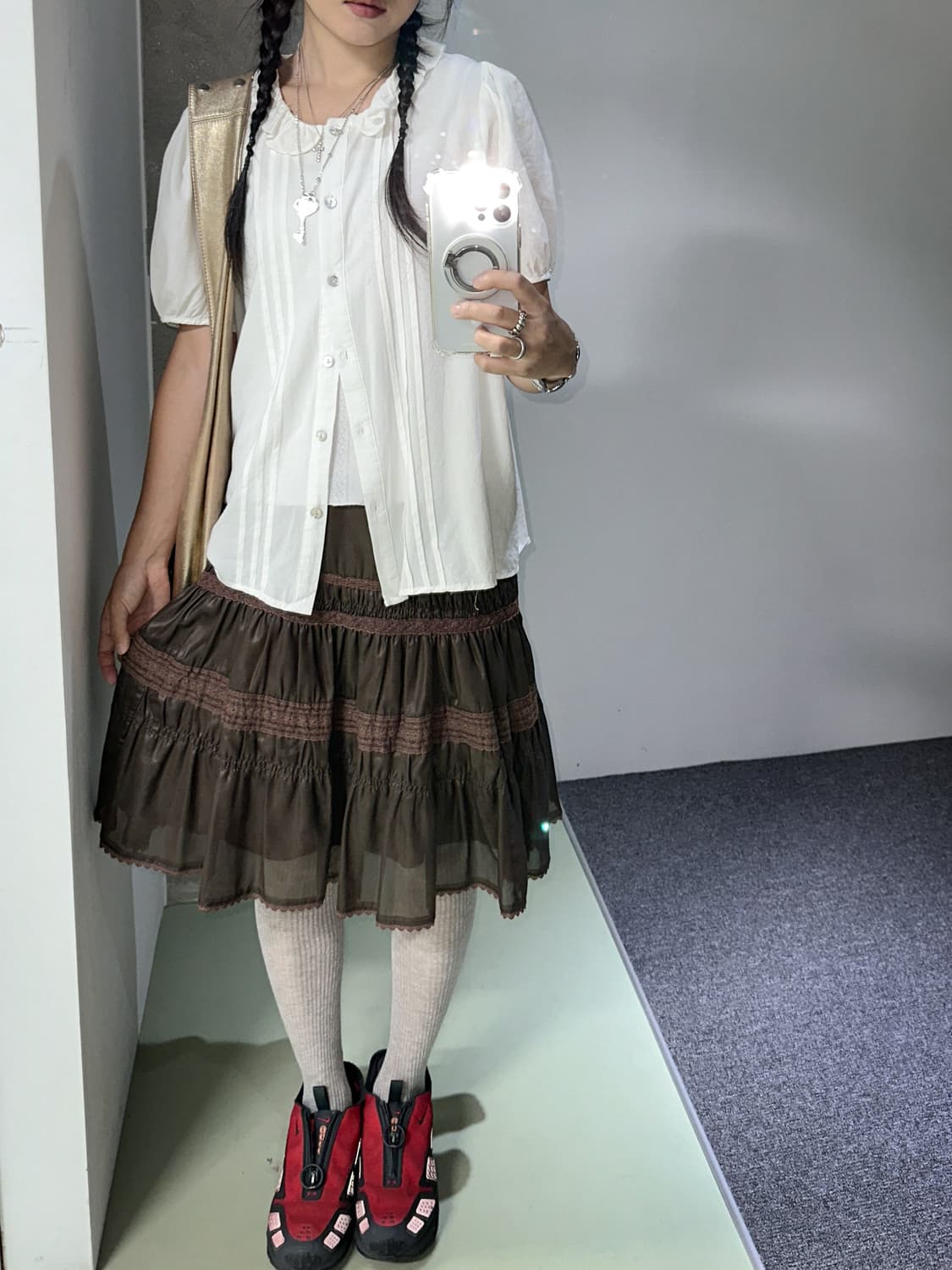 coated brown lace midi skirt 상품이미지4