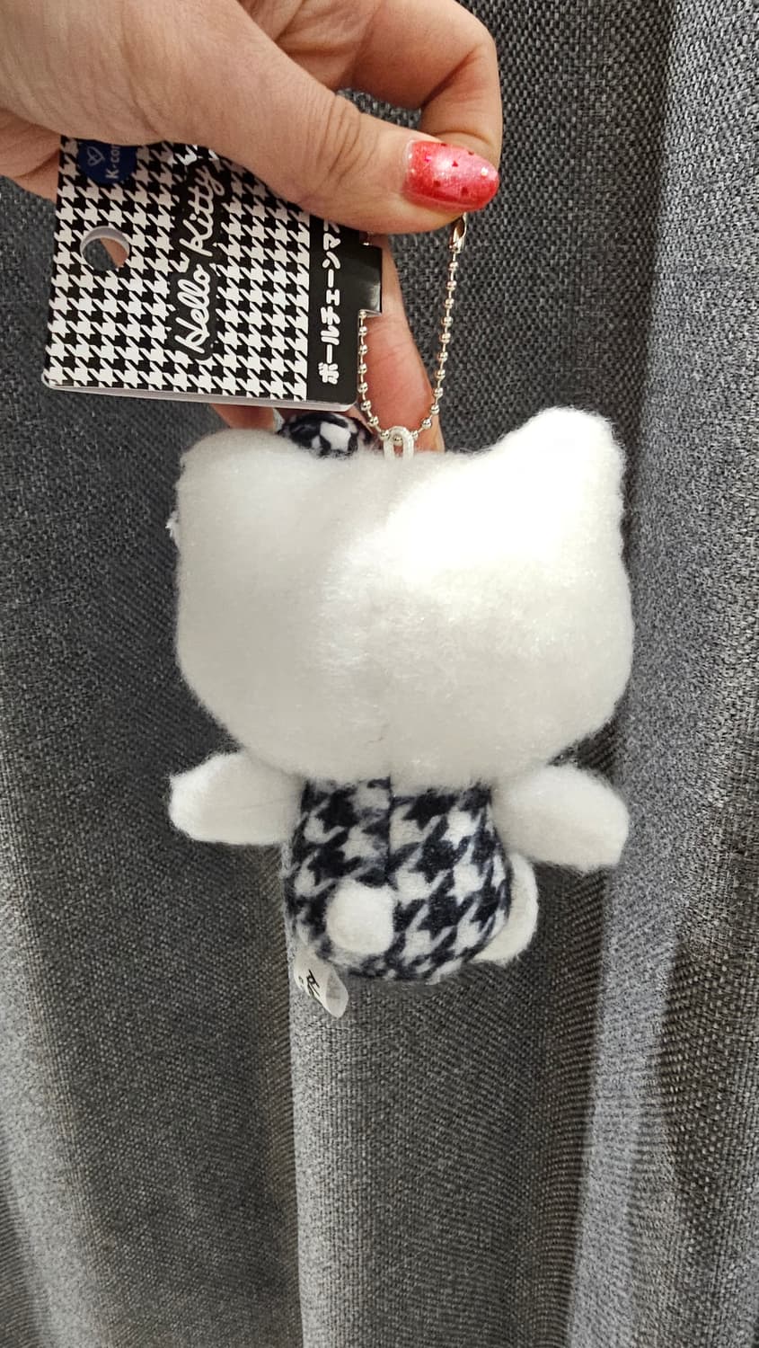일본정품 산리오 헬로키티 하운드투스 블랙체크 키링 상품이미지2