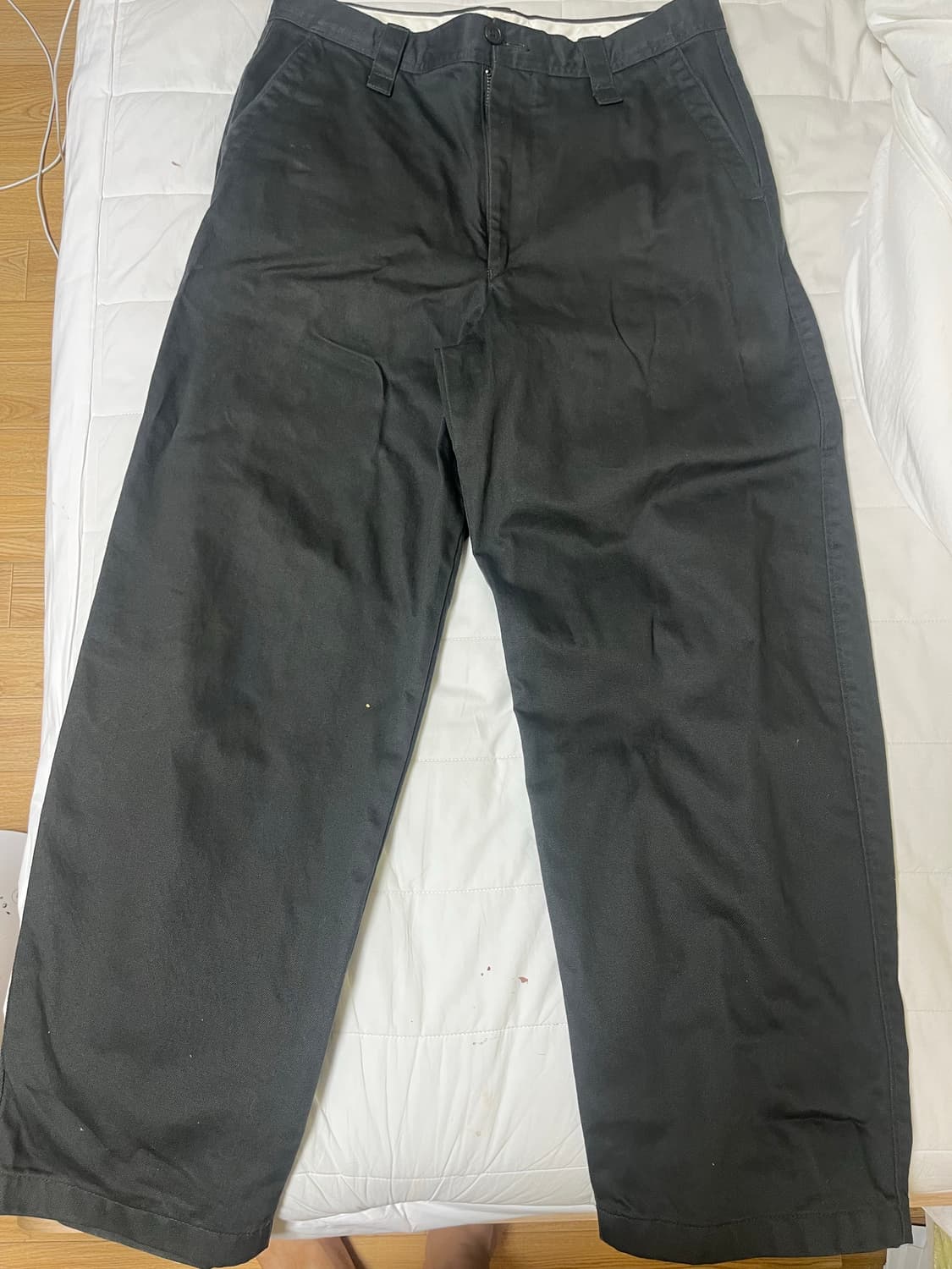 유니클로 와이드핏 치노팬츠 상품이미지1