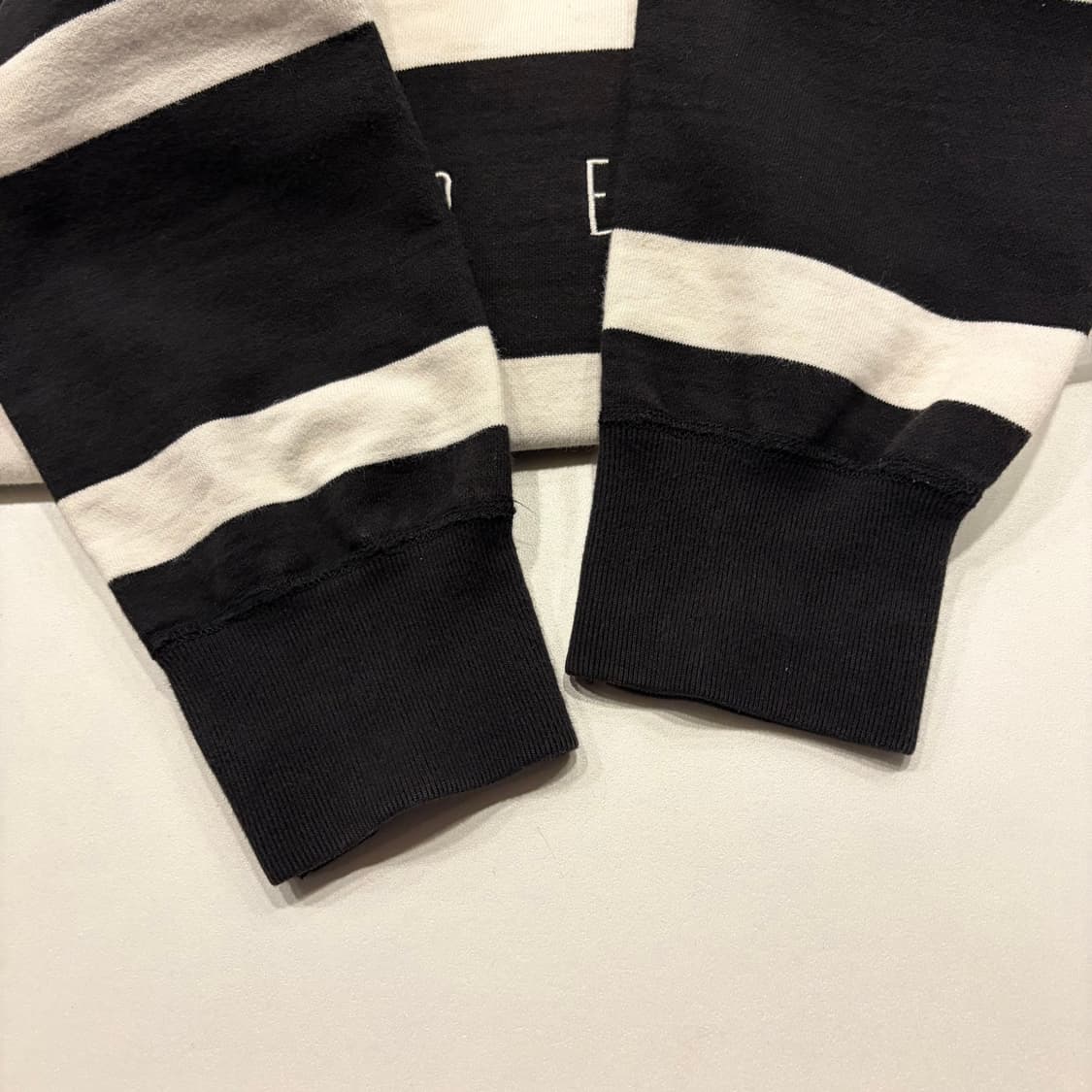 [M] 16s 슈프림 스트라이프 블랙 맨투맨 B413 상품이미지9