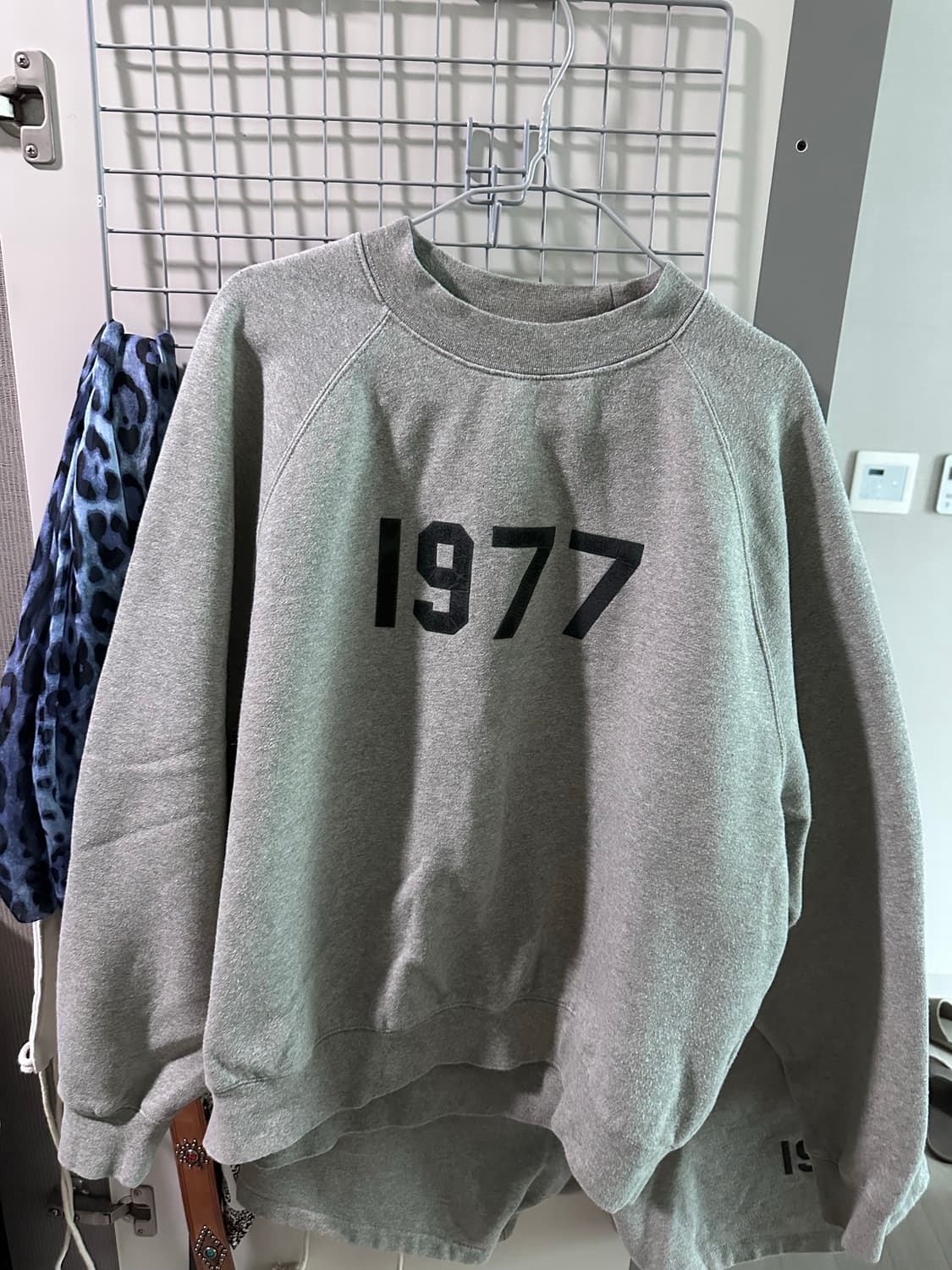 에센셜 1977 맨투맨 쇼츠 셋업 M / Fear of God Essen 상품이미지3