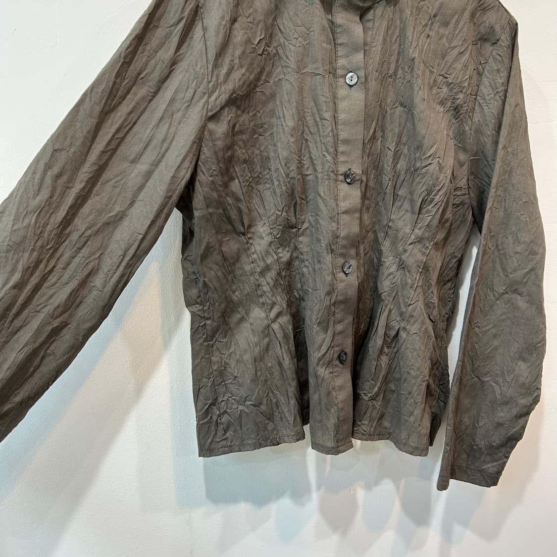 카키 플리츠 블라우스 셔츠 상품이미지6