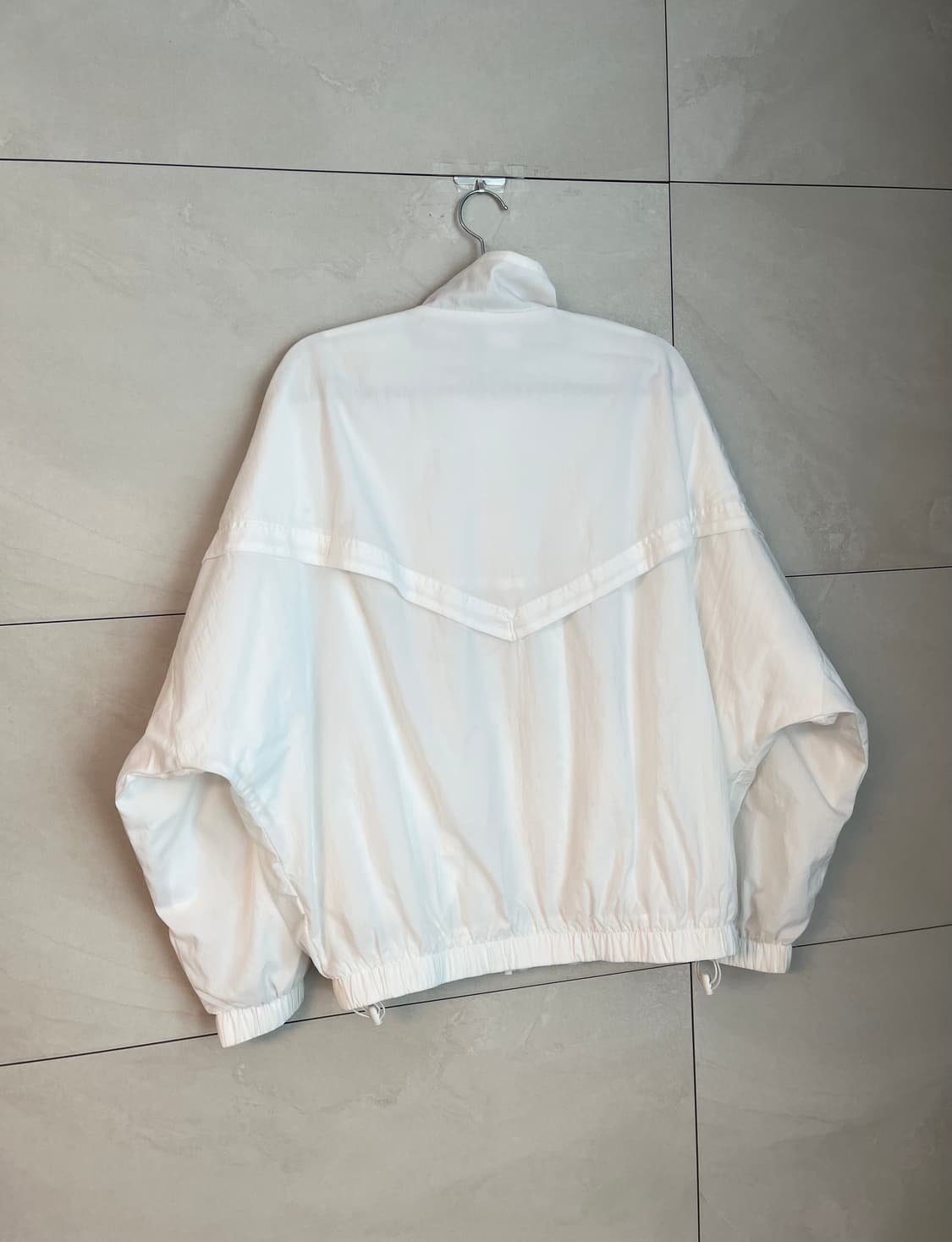 나이키 스우시 에센셜 바람막이 화이트 [S] 상품이미지2