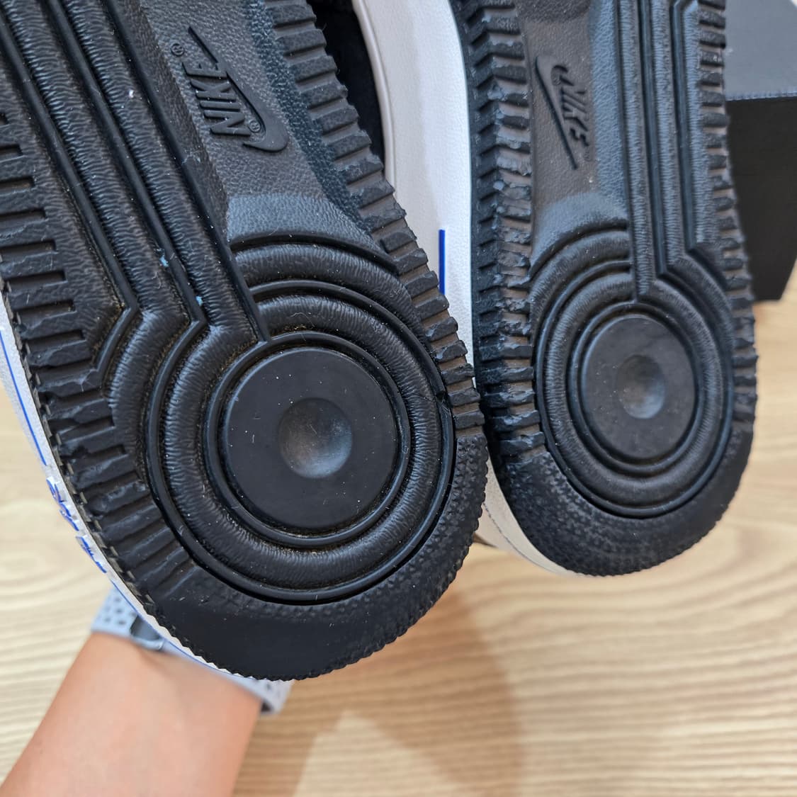 280 나이키 에어포스1 로우 블랙 화이트 82 컬러 상품이미지9