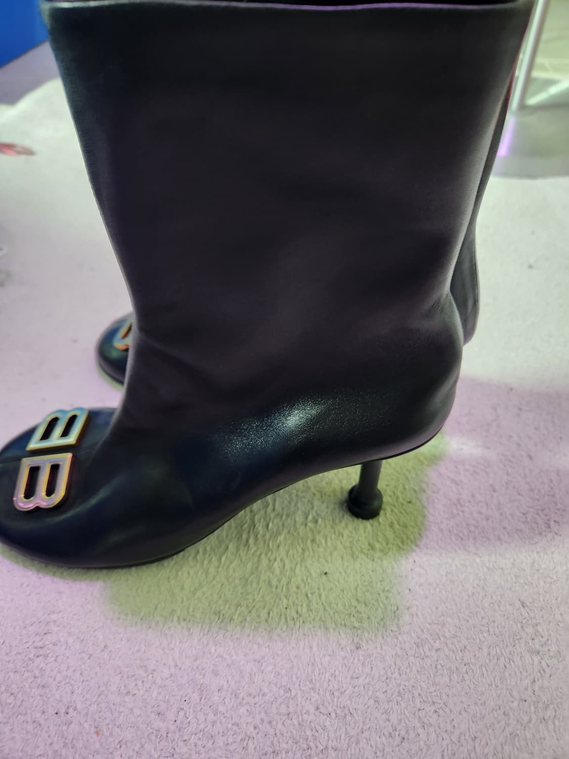 발렌시아가 BB 로고 앵클부츠 상품이미지8