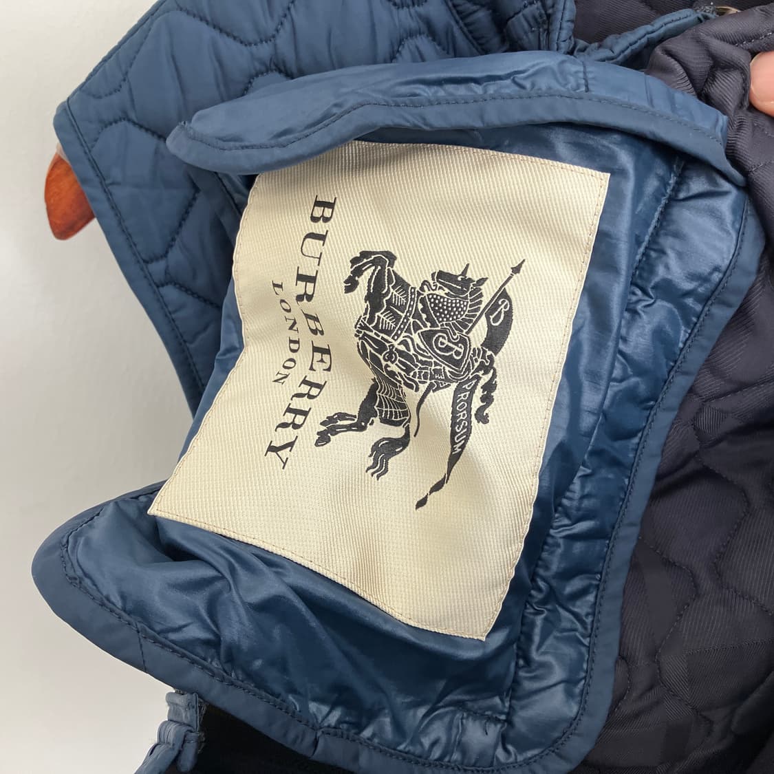 버버리 퀄팅 네이비 질레 집업 베스트 조끼 상품이미지4