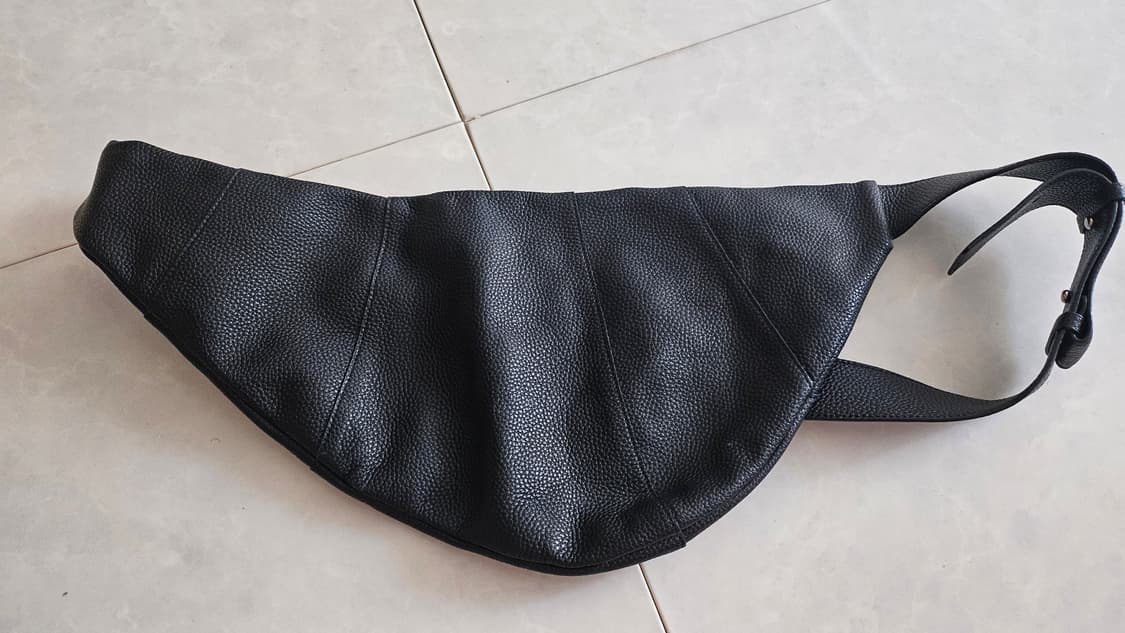 타임옴므 블랙 가죽 크루아상 호보백 숄더백 상품이미지3