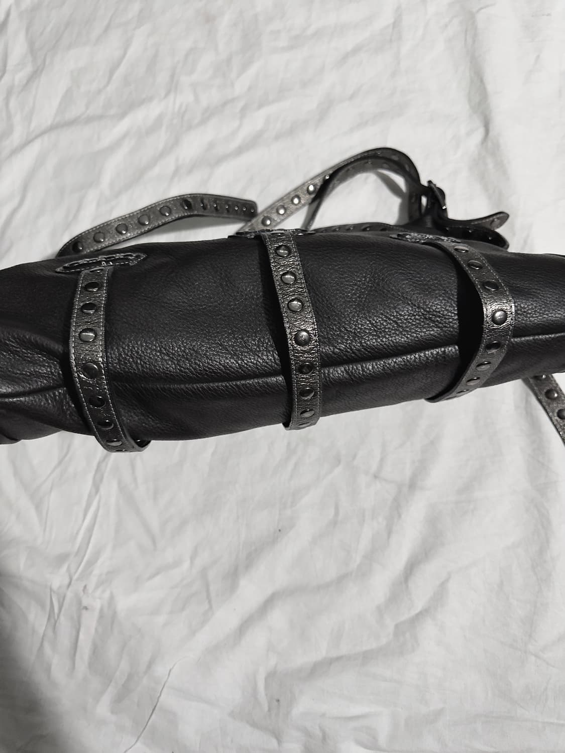 rare* new* BE&D 스터드 스트랩 바게트 백 상품이미지3