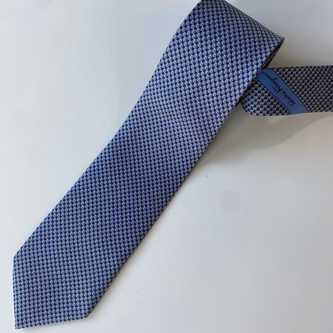 신형라벨 페레가모(Ferragamo)  명품 정품넥타이8.1cm 상품이미지5