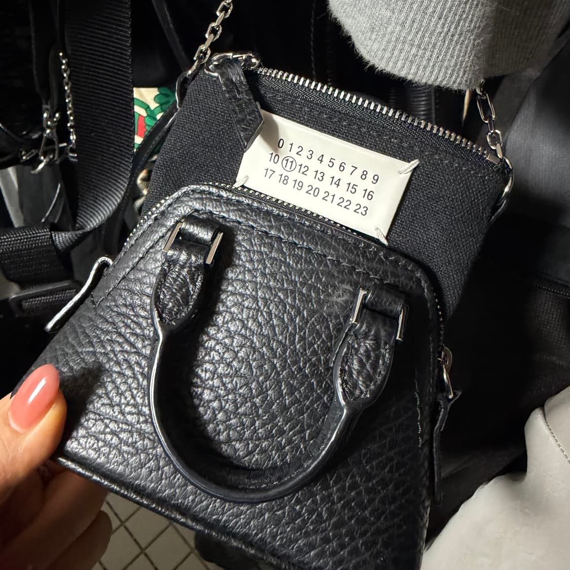 메종마르지엘라 5AC 베이비백 블랙 상품이미지2