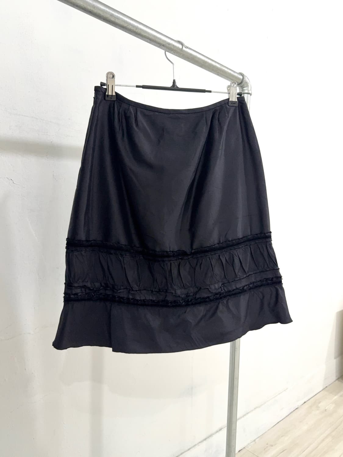 Black Wrinke Detail Midi Skirt 상품이미지8