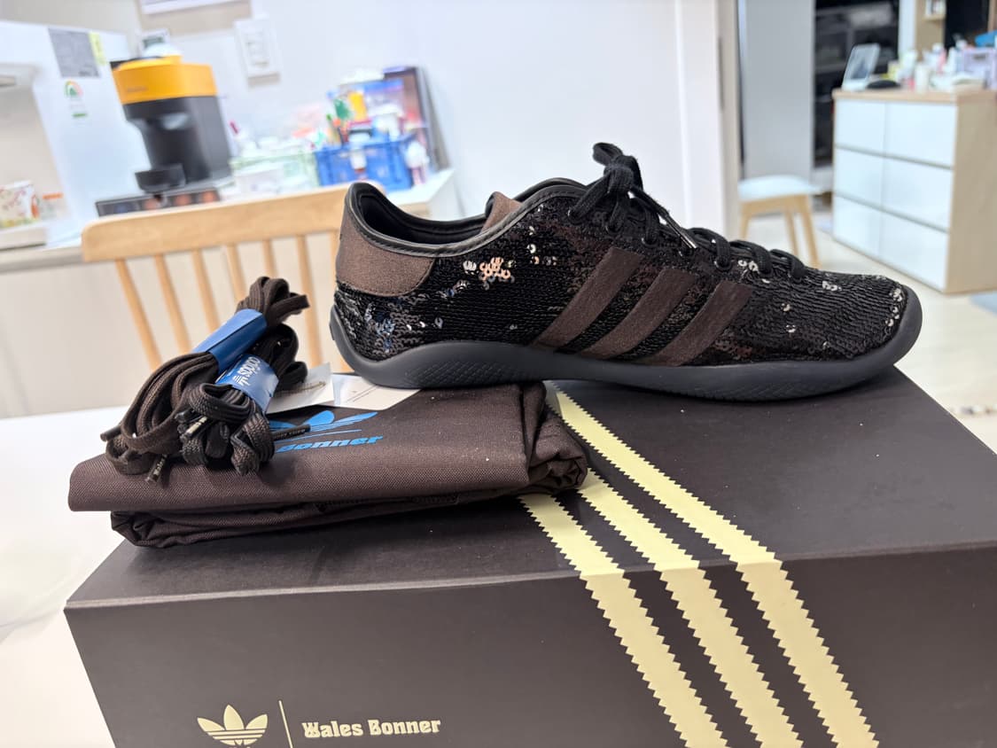 아디다스 웨일즈보너 카린타 시퀸 265사이즈 상품이미지5